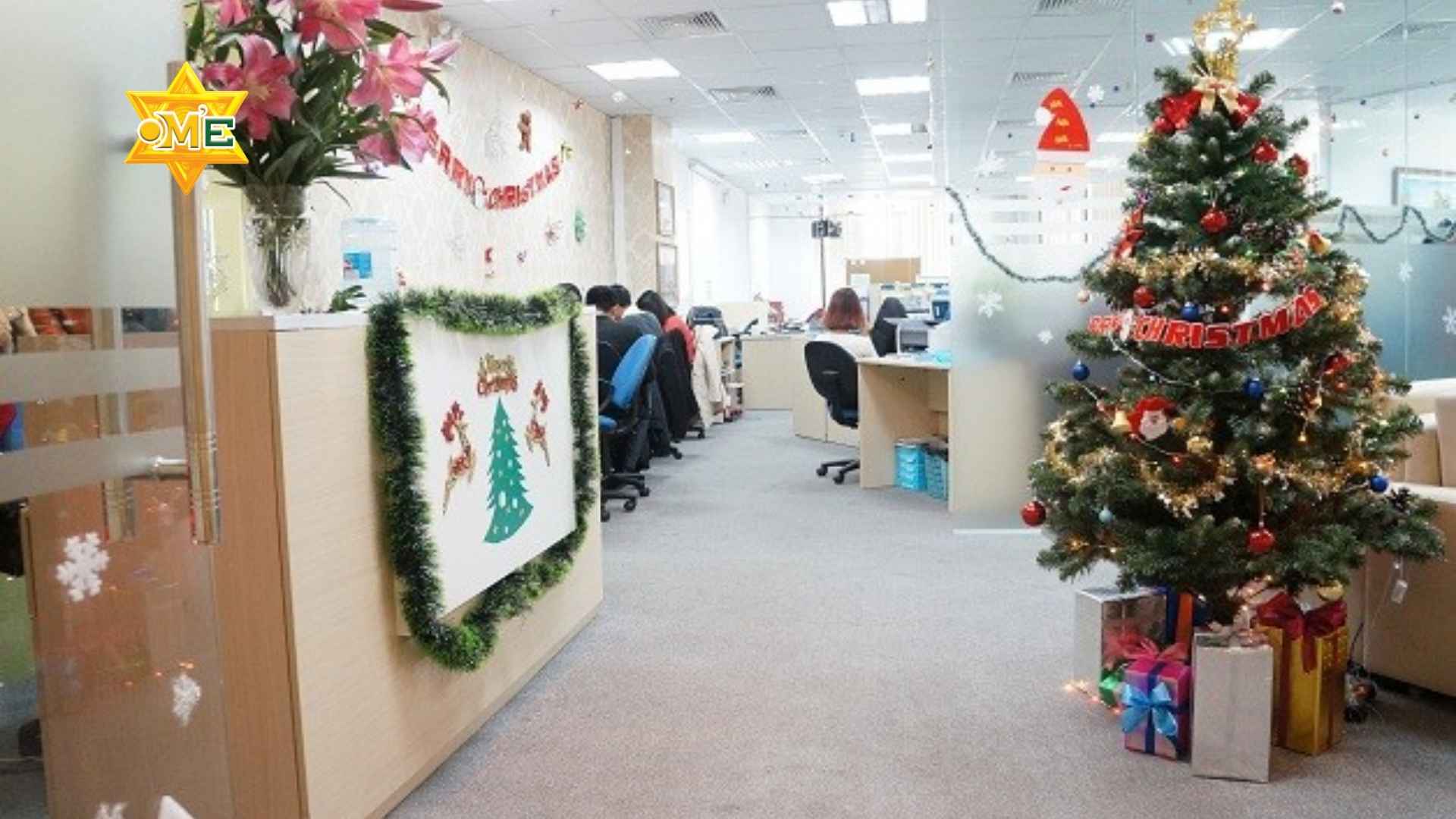  trang trí Noel văn phòng đơn giản