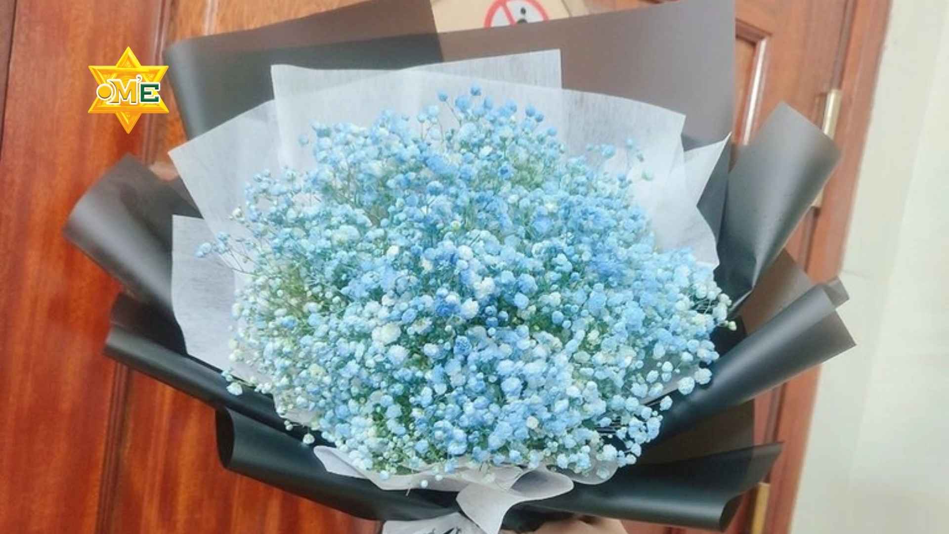 Bó hoa màu xanh dương